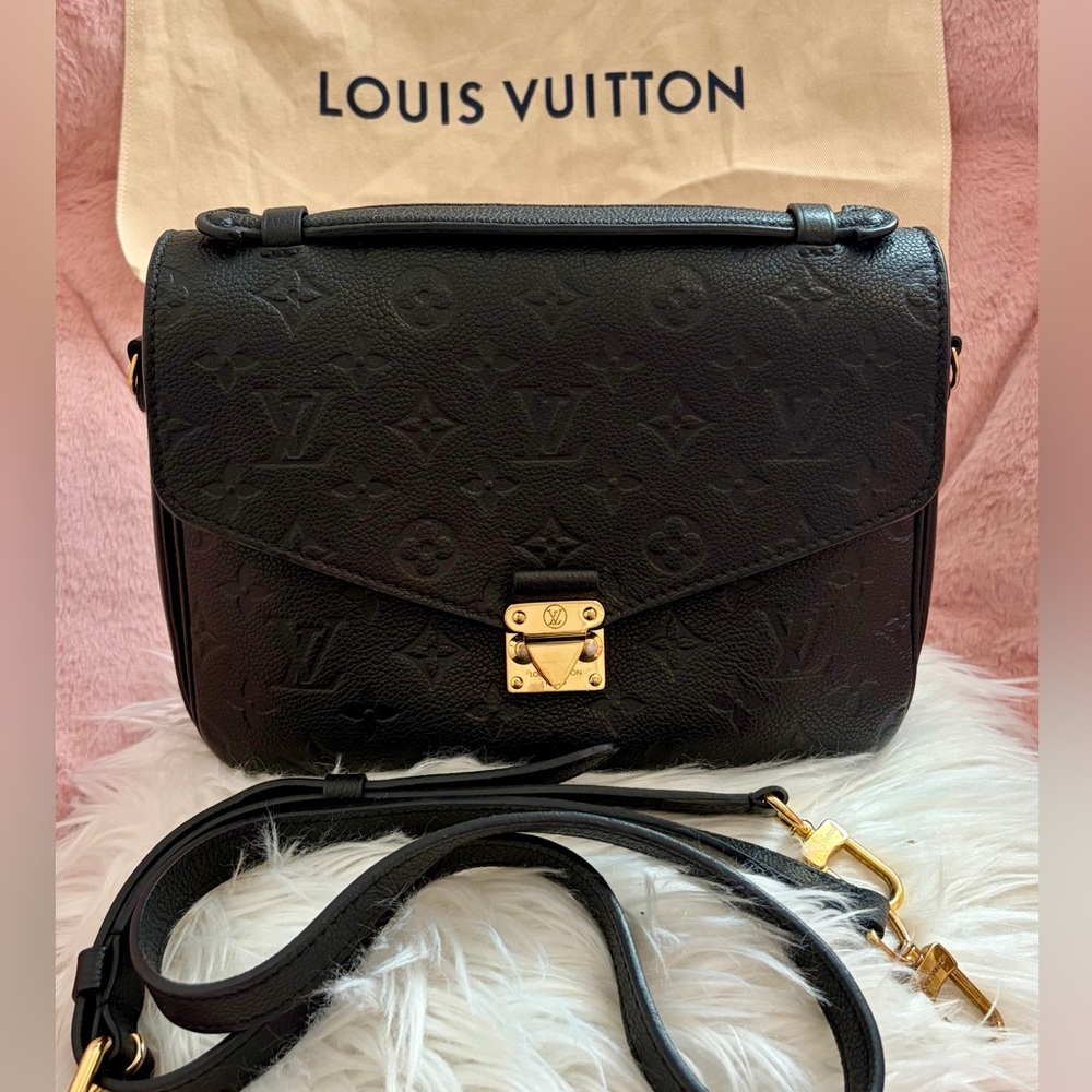 Louis Vuitton Pochette Métis Empreinte noir